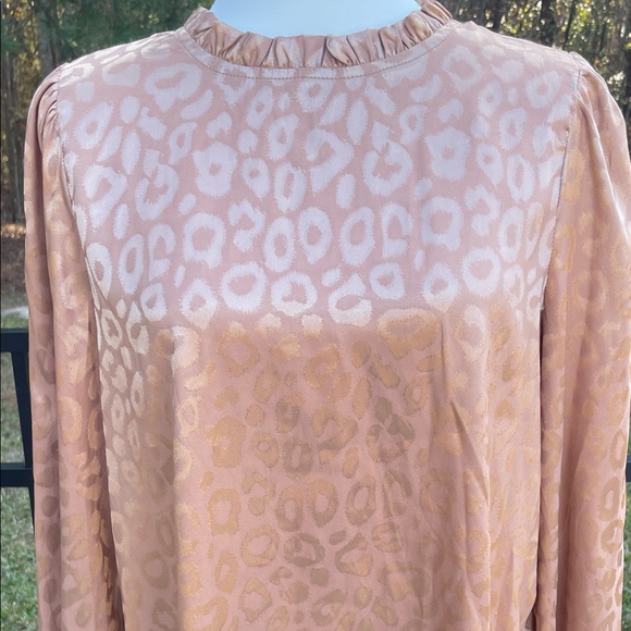 Savanna Jane Metallic Leopard Print Blouse in Coral/Copper Toned - Picture 8 of 10